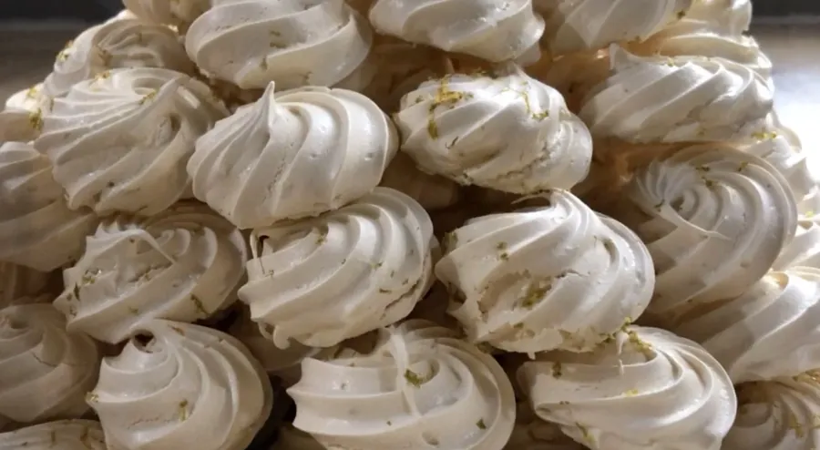 Vignette de la playlist de recettes de meringues par Patrice Skrabal, artisan pâtissier